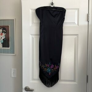 Privilege Paris black strapless party dress size 6 fringe bottom embroidery Y2K
